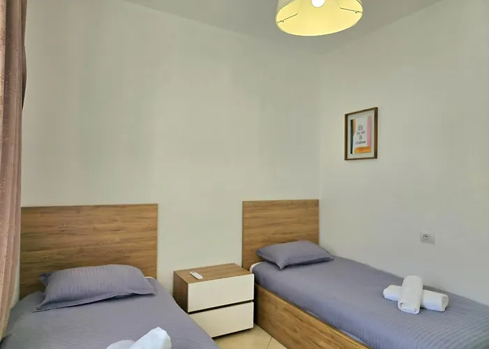 Qerret Happy 096 Appartement *