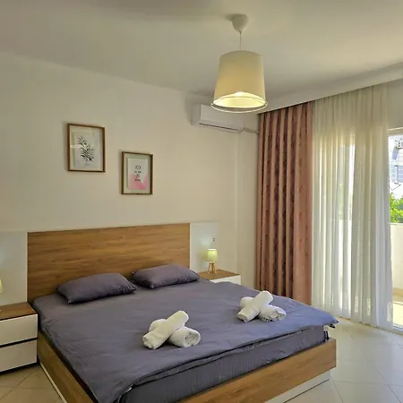 Qerret Happy 096 Lejlighed Golem (Tirana)